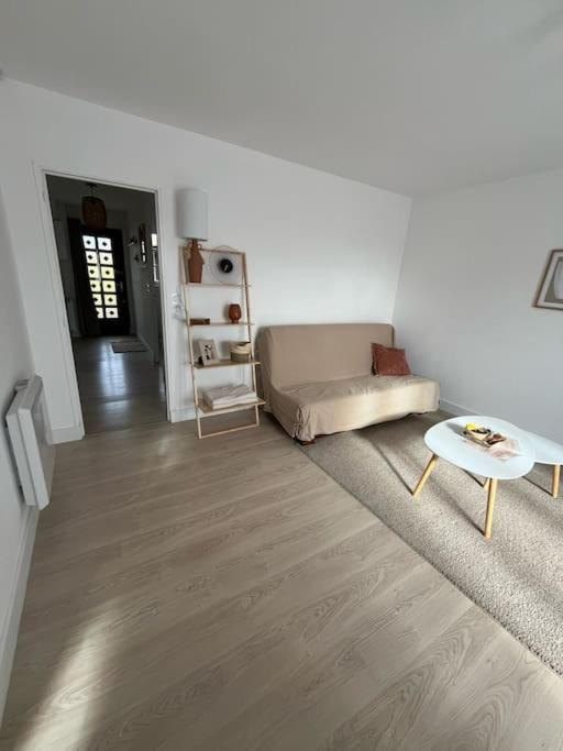Petite Maison Cosy En Campagne Neuilly  Екстериор снимка